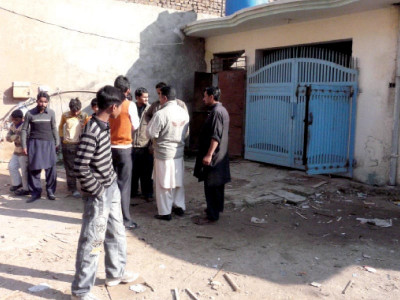 three die of suffocation