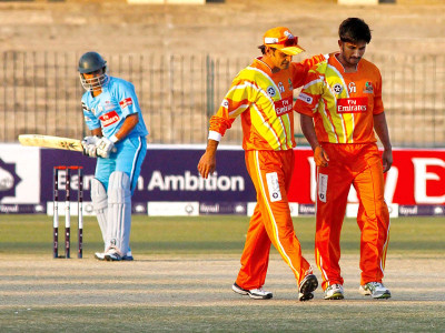 pcb chief forced hafeez as lions captain