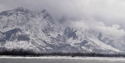 in kashmir landslide toll rises to 15 including nine soldiers