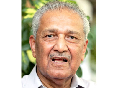 aq khan bows out of 2013 elections aq khan bows out of 2013 elections