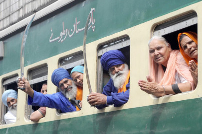 religious tourism sikh pilgrims return to india