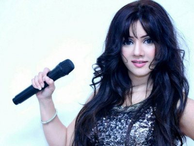 rabi pirzada s creepy version of mere rashke qamar is torture to the ears and eyes rabi pirzada s creepy version of mere rashke qamar is torture to the ears and eyes