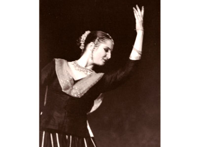 isabelle anna s story of kathak there are no words here just movement isabelle anna s story of kathak there are no words here just movement