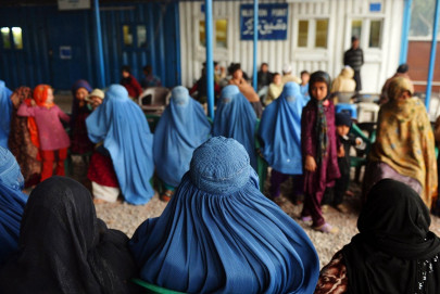 pakistan allows afghan refugees to stay for six more months