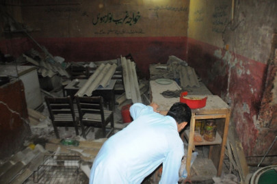 violence in the city two die 10 hurt in hotel bombing