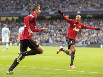 english premier league won t be complacent despite 6 point lead says welbeck