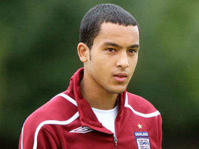 football walcott heading for arsenal exit