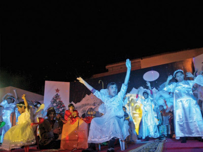 children of dar ul sukun spread christmas cheer with song and dance