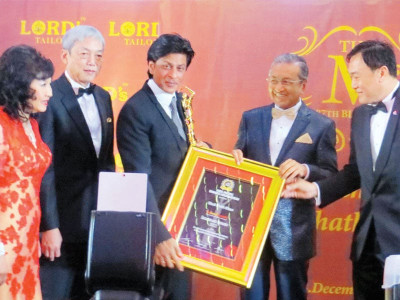 have you seen srk receives brand laureate legendary award