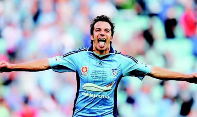 football sydney fc want del piero to stay