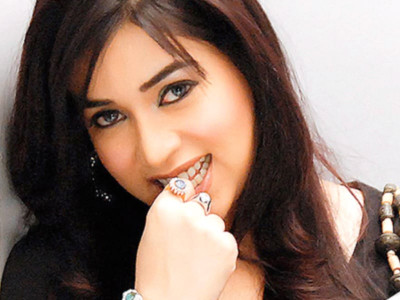 komal rizvi launches new song jhoolay lal