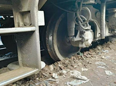 awami express bogie derails