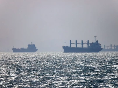 truce hangs by a thread as hormuz heats up