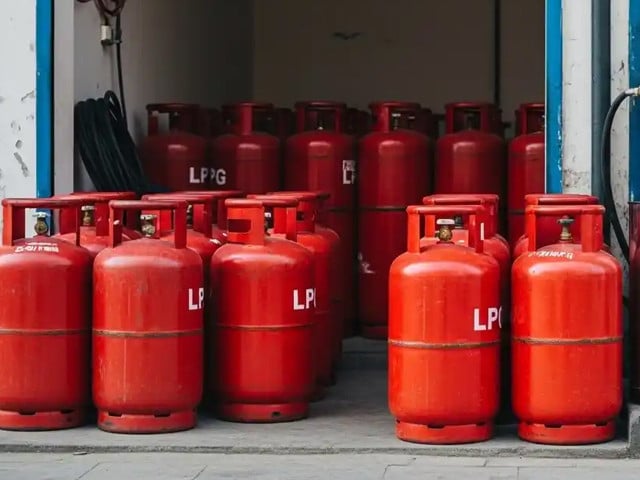Pakistan Faces Severe LPG Shortages and Price Hikes Amid Regulatory Inaction