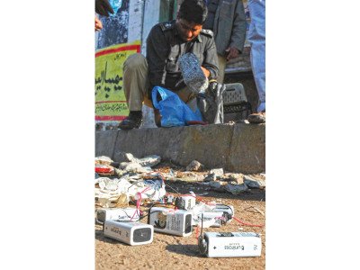 lyari cheel chowk catastrophe averted after 11kg bomb defused