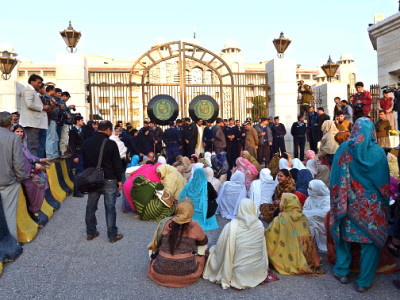 polio campaign distressed with security and monetary concerns lhws camp outside pm secretariat polio campaign distressed with security and monetary concerns lhws camp outside pm secretariat