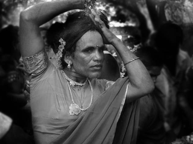 in this photograph taken on may 6 2015 an indian transgender woman removes her ornaments during a ritual in the southern state of tamil nadu photo afp
