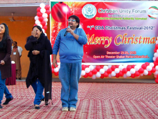 actor masood khawaja entertained the visitors photo muhammad javaid express actor masood khawaja entertained the visitors photo muhammad javaid express