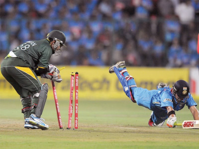 pakistan draw first blood