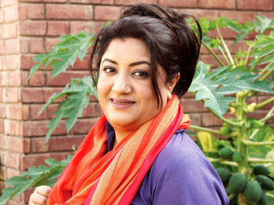 versatility thy name is hina dilpazir