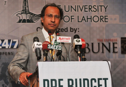 pakistan to receive 700 million from us hafeez