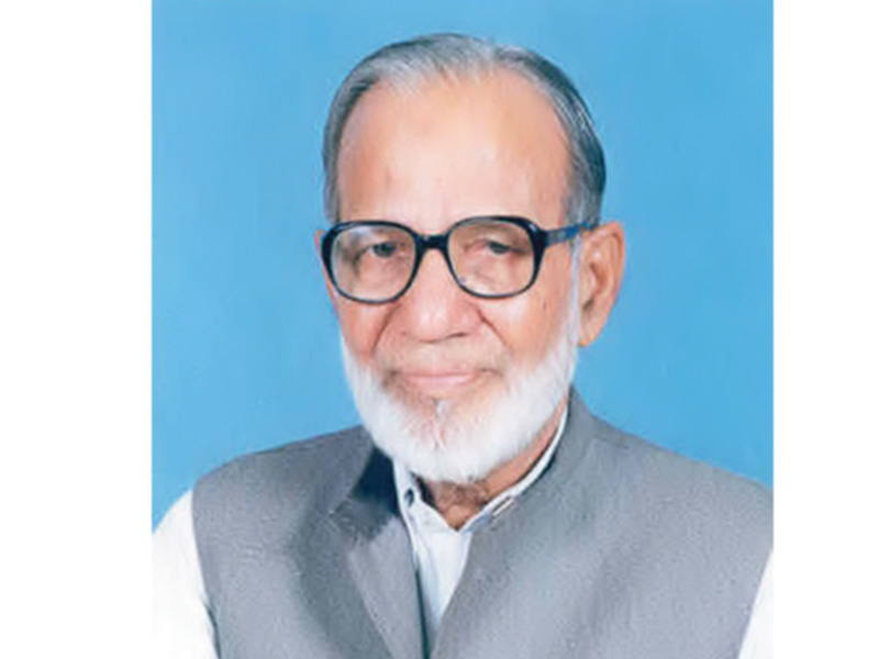 professor ghafor served as federal minister for industries in 1978 79 he was also secretary general of the islami jamhoori ittehad between 1988 and 1990