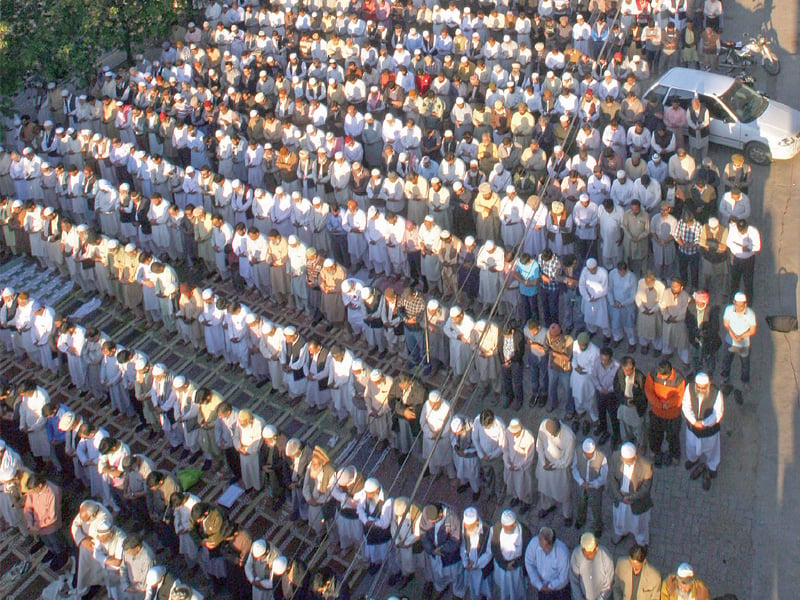 members of several political parties attended the funeral prayers of jamaat i islami s former vice chairperson prof ghafoor ahmed on new ma jinnah road on thursday photo athar khan express