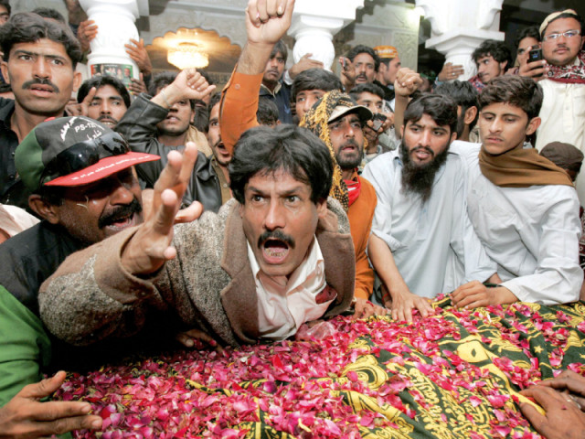 supporters of ppp mourn the assassination of benazir bhutto on her fifth death anniversary in garhi khuda bux photo reuters