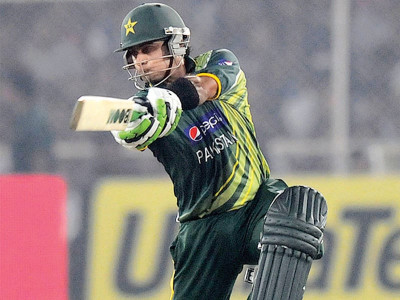 second t20 hafeez heroics not enough as pakistan fall short