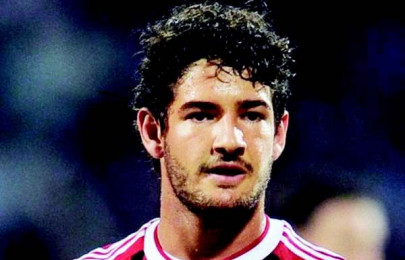 football milan hoping to keep brazilian duo