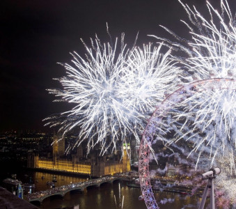 world welcomes 2013 in rolling new year s party