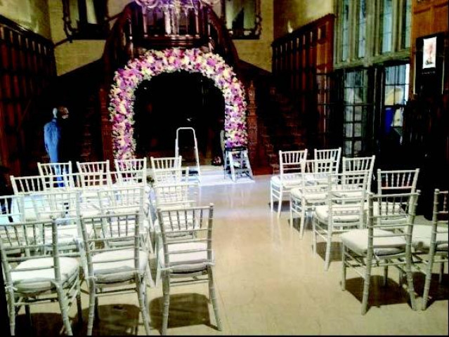 hugh hefner weds his girlfriend crystal harris who kept fans updated about her big day with posts on twitter hugh hefner weds his girlfriend crystal harris who kept fans updated about her big day with posts on twitter