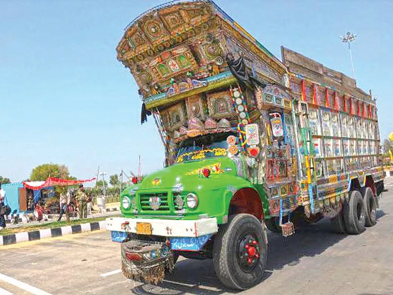 during the period reviewed about 51 000 trucks passed through the border to either country photo file during the period reviewed about 51 000 trucks passed through the border to either country photo file
