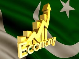 pakistan s economy stabilising amid reforms aurangzeb