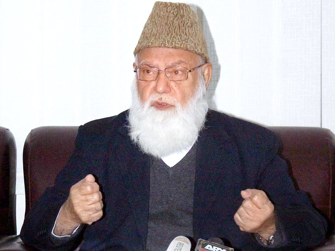 qazi hussain ahmed passes away in a hospital where he was taken following a cardiac arrest photo sana file