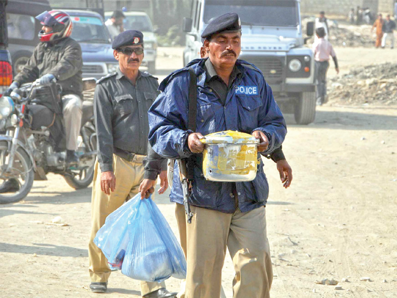 the bomb disposal squad defused a home made explosive device concealed inside a pressure cooker in khawaja ajmair nagri on monday photo ppi