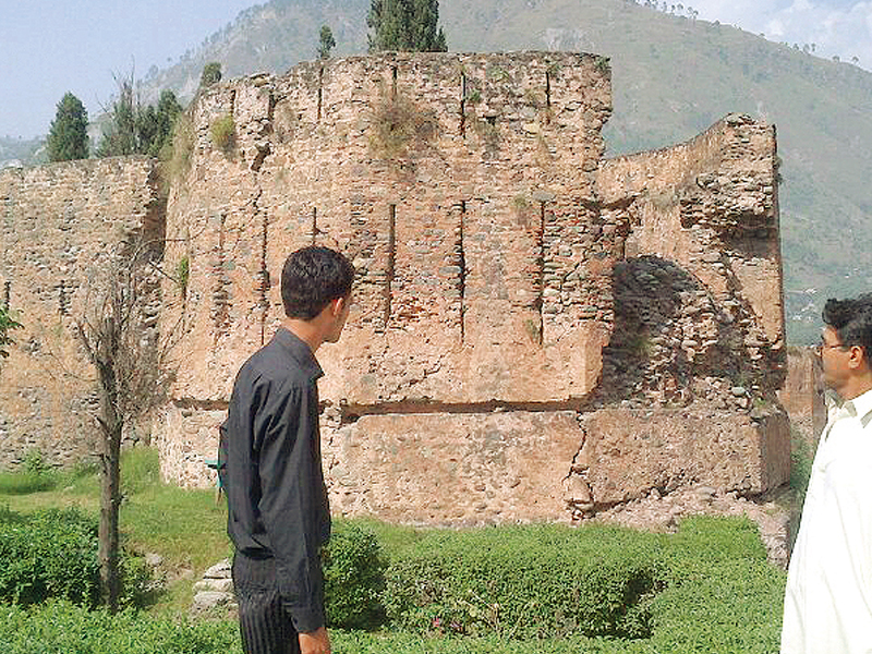 there is a red fort in muzaffarabad which is in dire need of attention