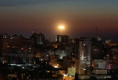 israelistrikes kill 12 in lebanon