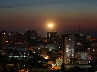 israelistrikes kill 12 in lebanon