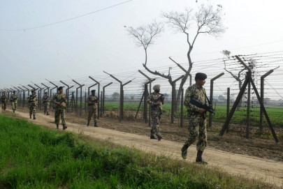 indian pakistan soldiers to hold talks on rising kashmir violence