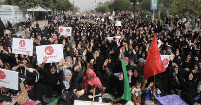quetta tragedy protesters press for action outside bilawal house