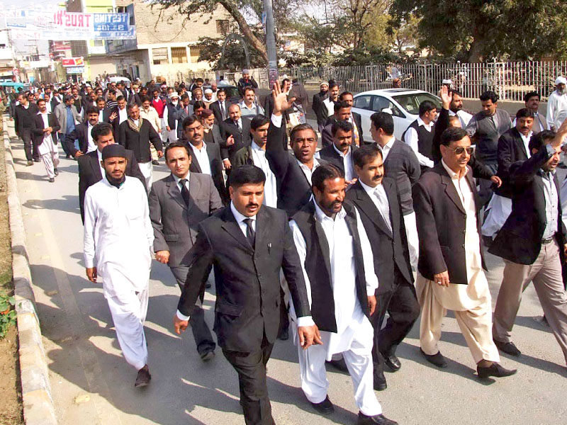 lawyers of distict bar association protests against the quetta blast in dera ghazi khan photo online