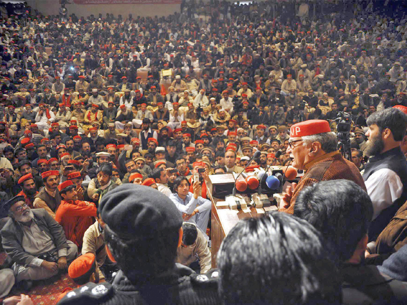 anp chief asfandyar wali khan speaks at a memorial held in nishtar hall peshawar to observe death anniversaries of bacha khan and khan abdul wali khan photo sameer raziq express