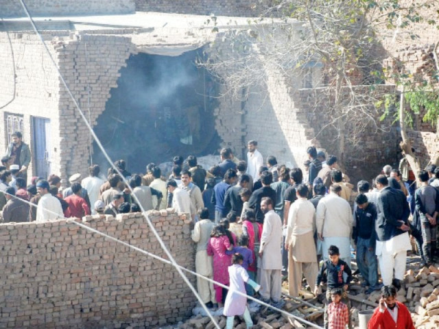 rescue 1122 officials extinguished the fire rescue 1122 officials extinguished the fire