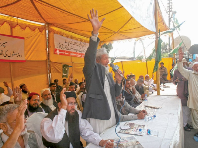 jamaat e islami leader muhammad hussain mehanti announced on wednesday that a three day sit in will start on saturday at 3pm outside the election commission s office photo athar khan express jamaat e islami leader muhammad hussain mehanti announced on wednesday that a three day sit in will start on saturday at 3pm outside the election commission s office photo athar khan express