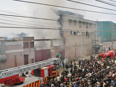 fire on gurumangat road riaz bottlers warehouse burns down no casualty