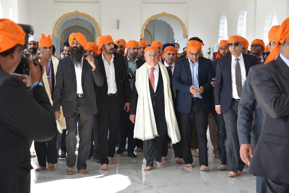 United Nations Secretary-General Antonio Guterres with officials at Gurdwara Darbar Sahib. PHOTO: EXPRESS.