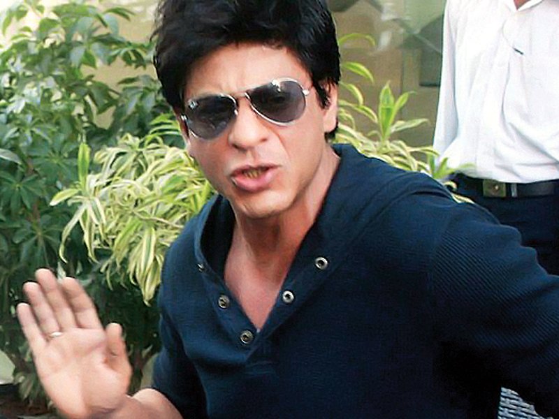 srk admits the argument with a guard at the wankhede stadium was wrong and he could ve dealt with it in a better manner photo file