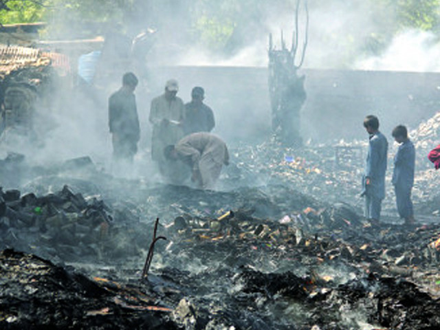 Fire destroys wooden pallets warehouse in Karachi’s SITE Area