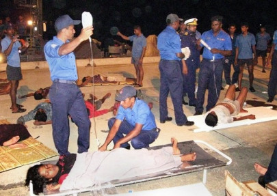 sri lanka rescues 138 stranded on sinking boat navy